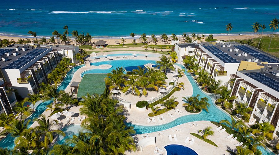 Dreams Onyx Punta Cana family-friendly all-inclusive resort with expansive pools, modern design, and beachfront setting in the Dominican Republic.